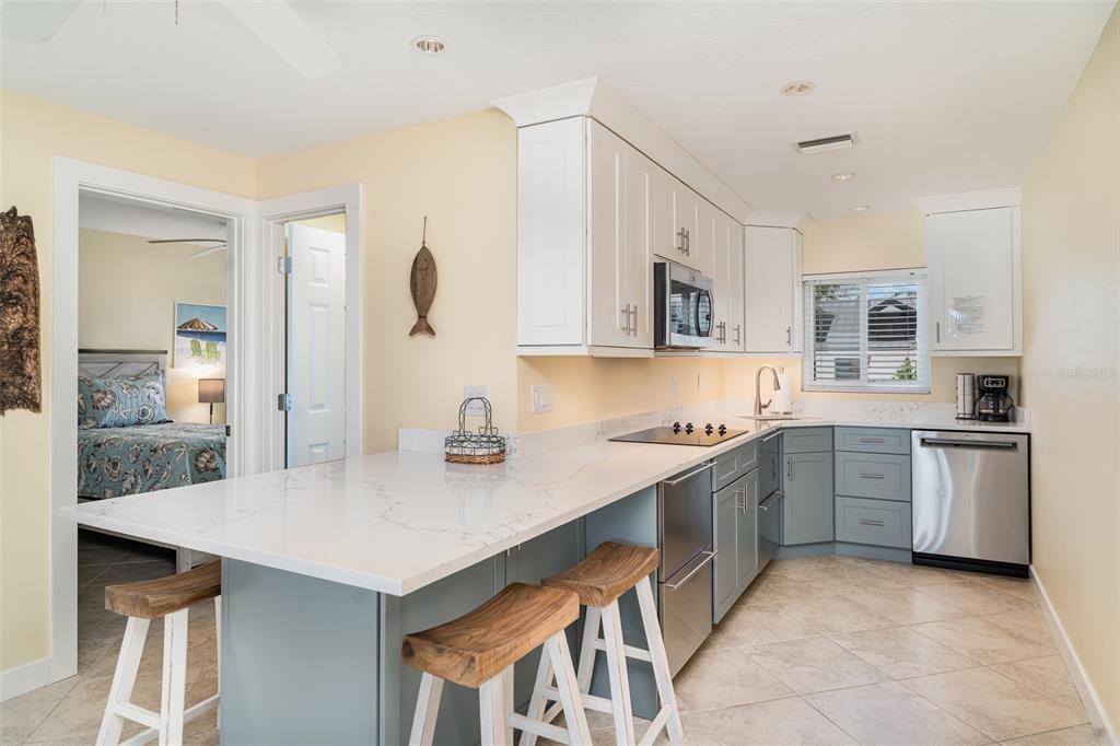 待售: $745,000 (2 贝兹, 1 浴室, 651 平方英尺)