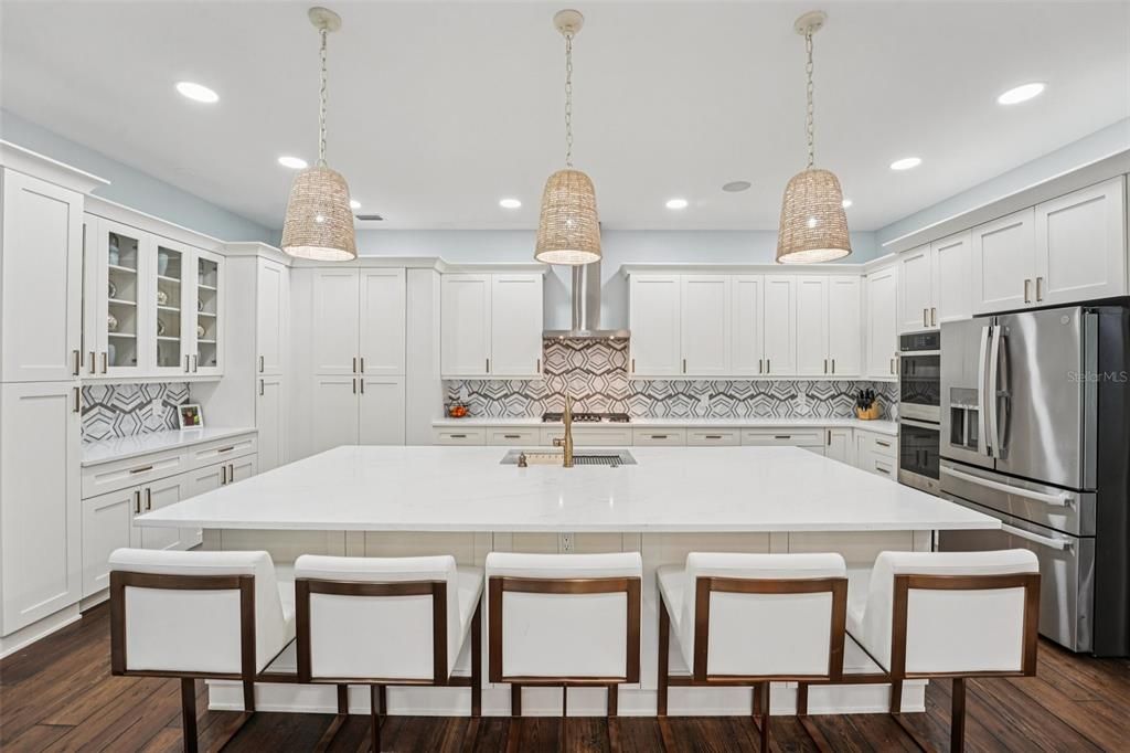 待售: $2,725,000 (7 贝兹, 6 浴室, 8047 平方英尺)