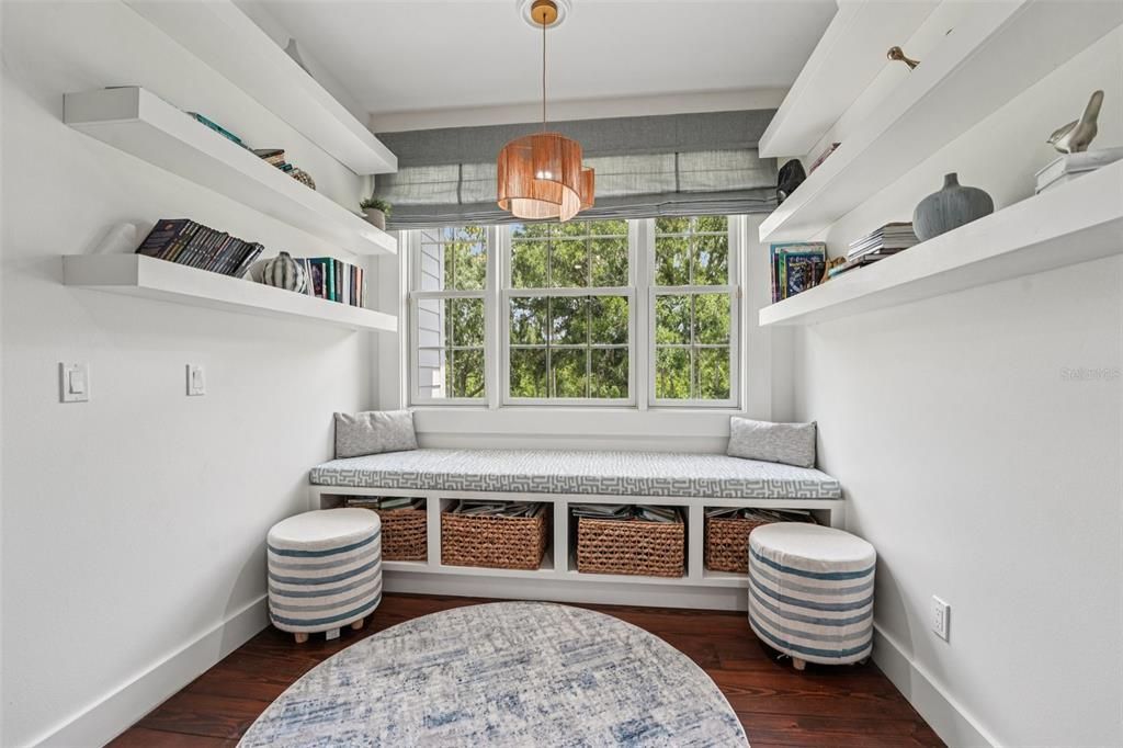 待售: $2,725,000 (7 贝兹, 6 浴室, 8047 平方英尺)