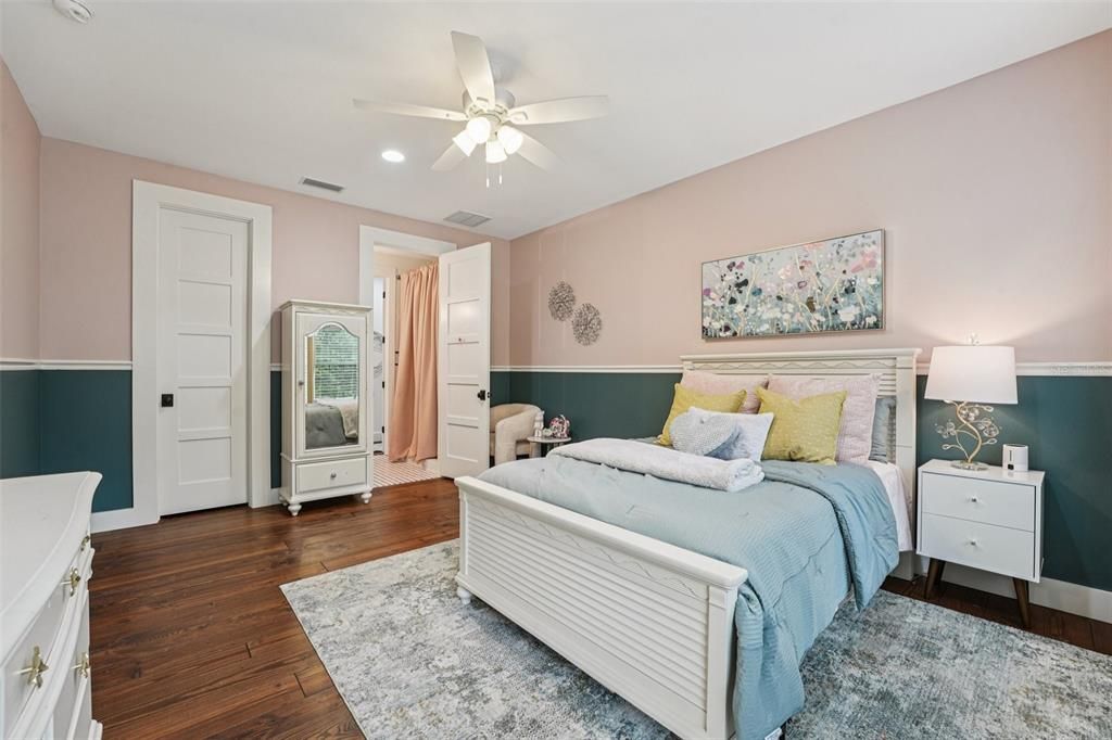 待售: $2,725,000 (7 贝兹, 6 浴室, 8047 平方英尺)