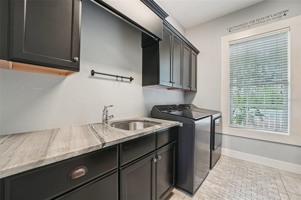 待售: $2,725,000 (7 贝兹, 6 浴室, 8047 平方英尺)