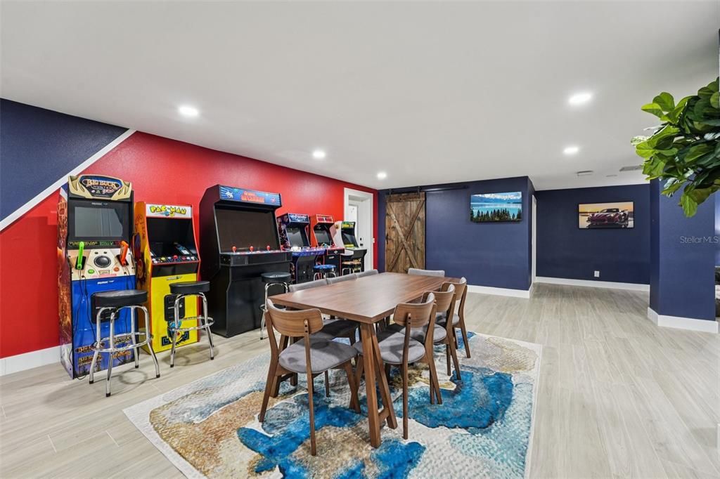 待售: $2,725,000 (7 贝兹, 6 浴室, 8047 平方英尺)