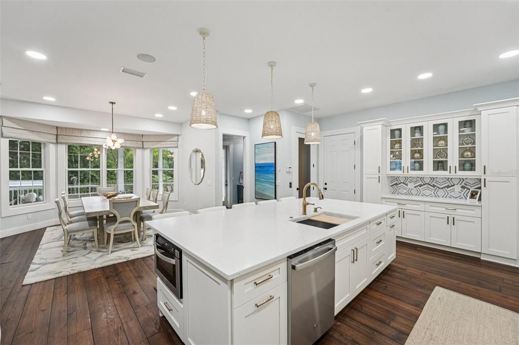 待售: $2,725,000 (7 贝兹, 6 浴室, 8047 平方英尺)