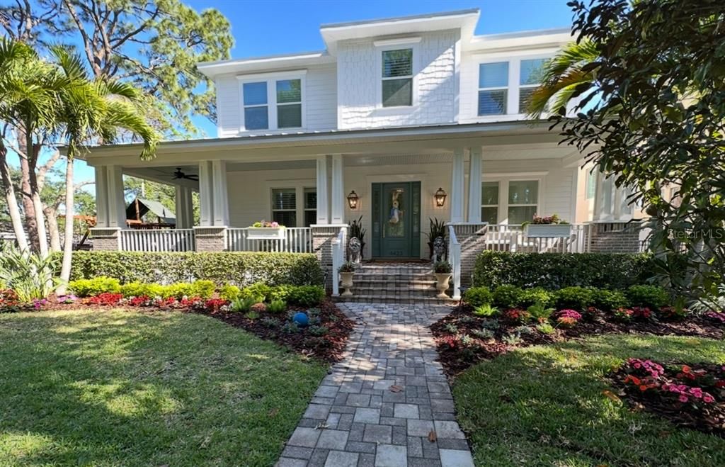 Recently Sold: $1,800,000 (5 beds, 3 baths, 3560 Square Feet)