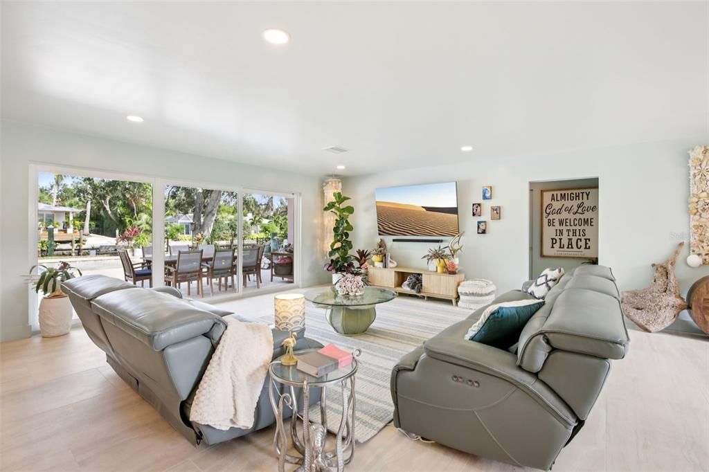 出租: $13,000 (3 贝兹, 2 浴室, 1871 平方英尺)