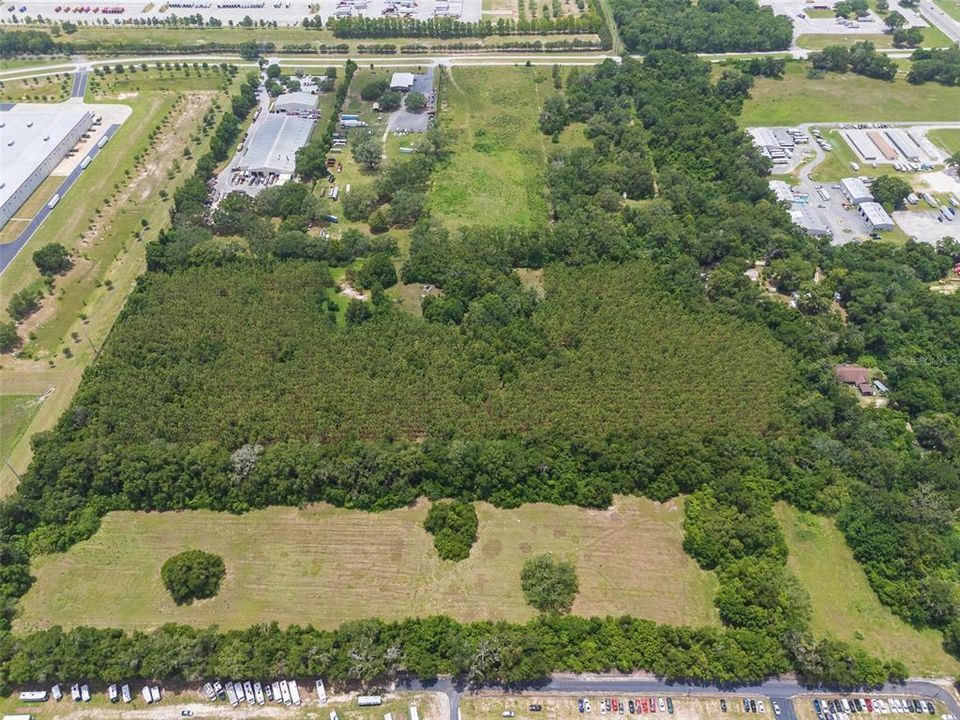 На продажу: $624,999 (11.70 acres)