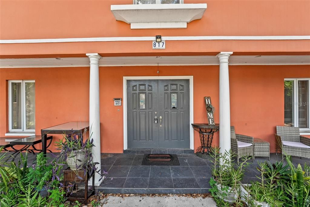 Под контрактом: $999,999 (4 спален, 2 ванн, 2757 Квадратных фут)