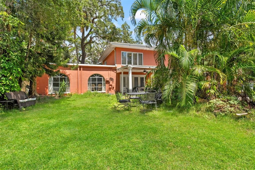 Под контрактом: $999,999 (4 спален, 2 ванн, 2757 Квадратных фут)