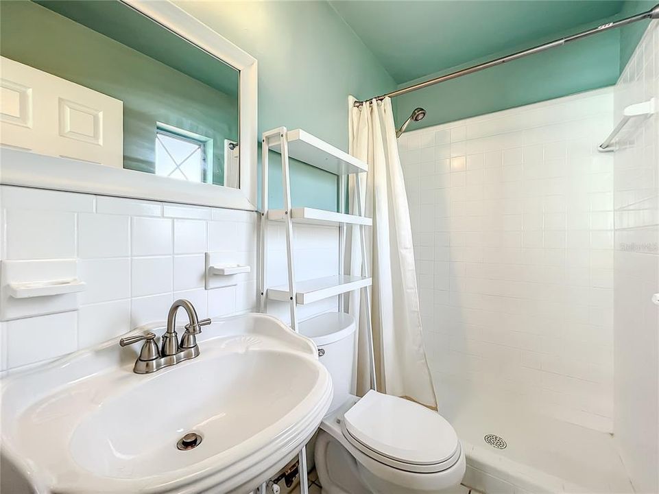 For Sale: $345,000 (4 beds, 2 baths, 1579 Square Feet)