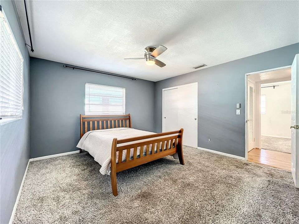 For Sale: $345,000 (4 beds, 2 baths, 1579 Square Feet)