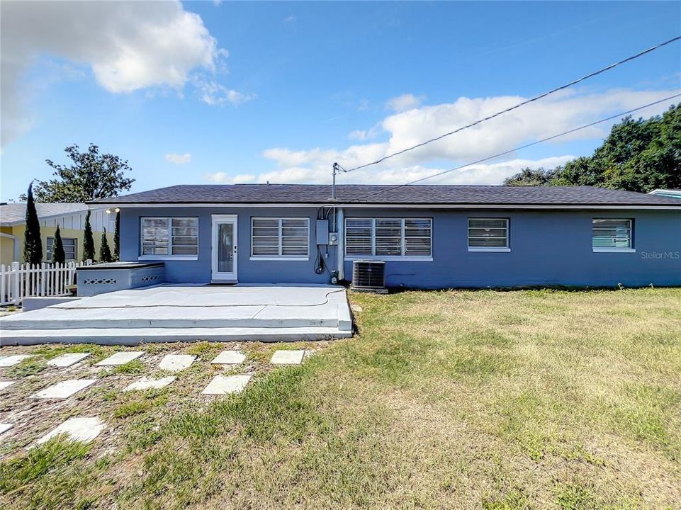 For Sale: $345,000 (4 beds, 2 baths, 1579 Square Feet)