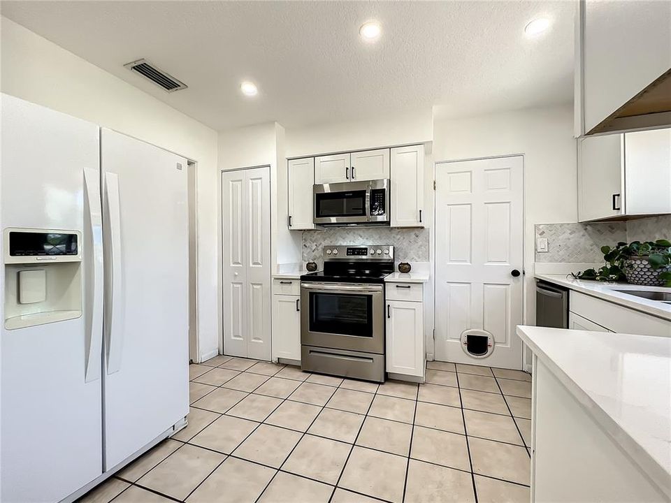 For Sale: $345,000 (4 beds, 2 baths, 1579 Square Feet)