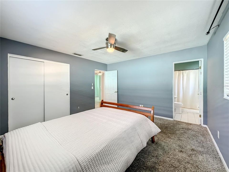 For Sale: $345,000 (4 beds, 2 baths, 1579 Square Feet)