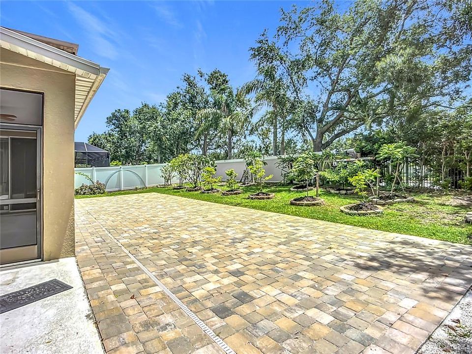 合同活跃: $587,500 (5 贝兹, 3 浴室, 2863 平方英尺)