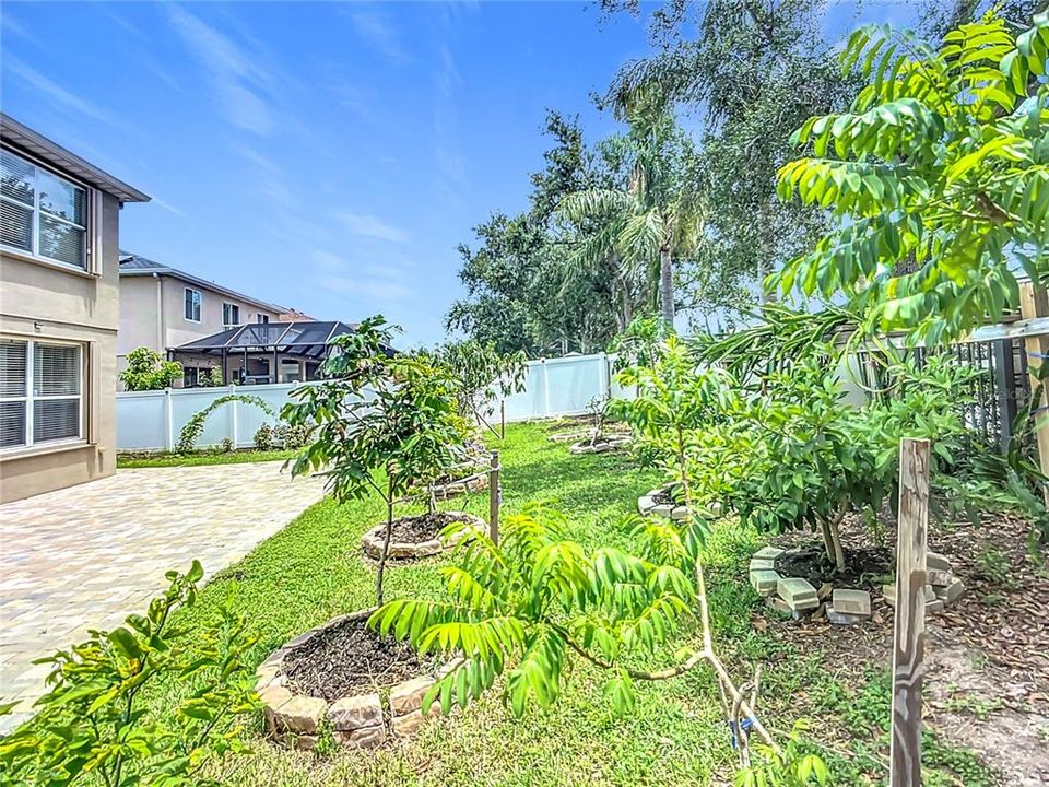 合同活跃: $587,500 (5 贝兹, 3 浴室, 2863 平方英尺)