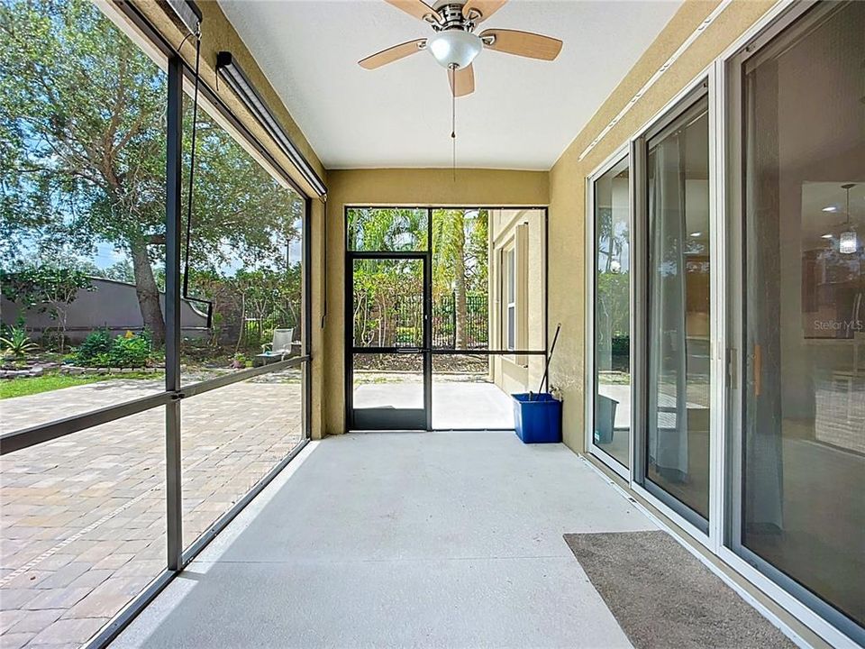 合同活跃: $587,500 (5 贝兹, 3 浴室, 2863 平方英尺)