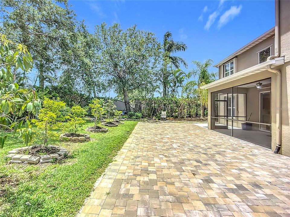 合同活跃: $587,500 (5 贝兹, 3 浴室, 2863 平方英尺)