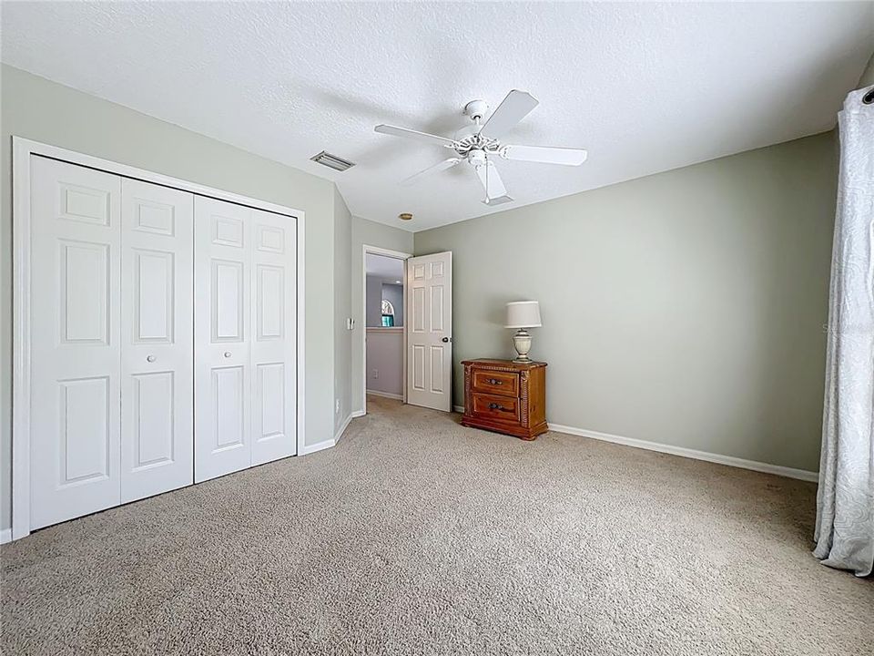 合同活跃: $587,500 (5 贝兹, 3 浴室, 2863 平方英尺)