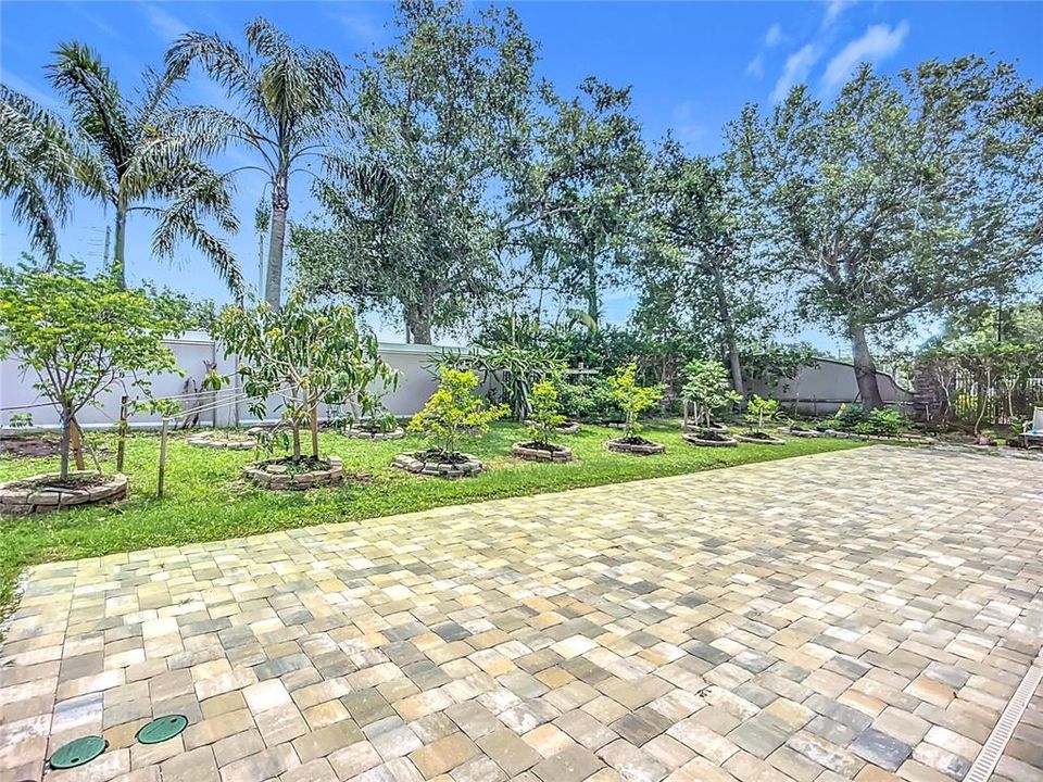 合同活跃: $587,500 (5 贝兹, 3 浴室, 2863 平方英尺)