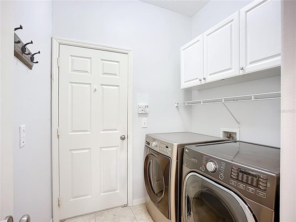 合同活跃: $587,500 (5 贝兹, 3 浴室, 2863 平方英尺)