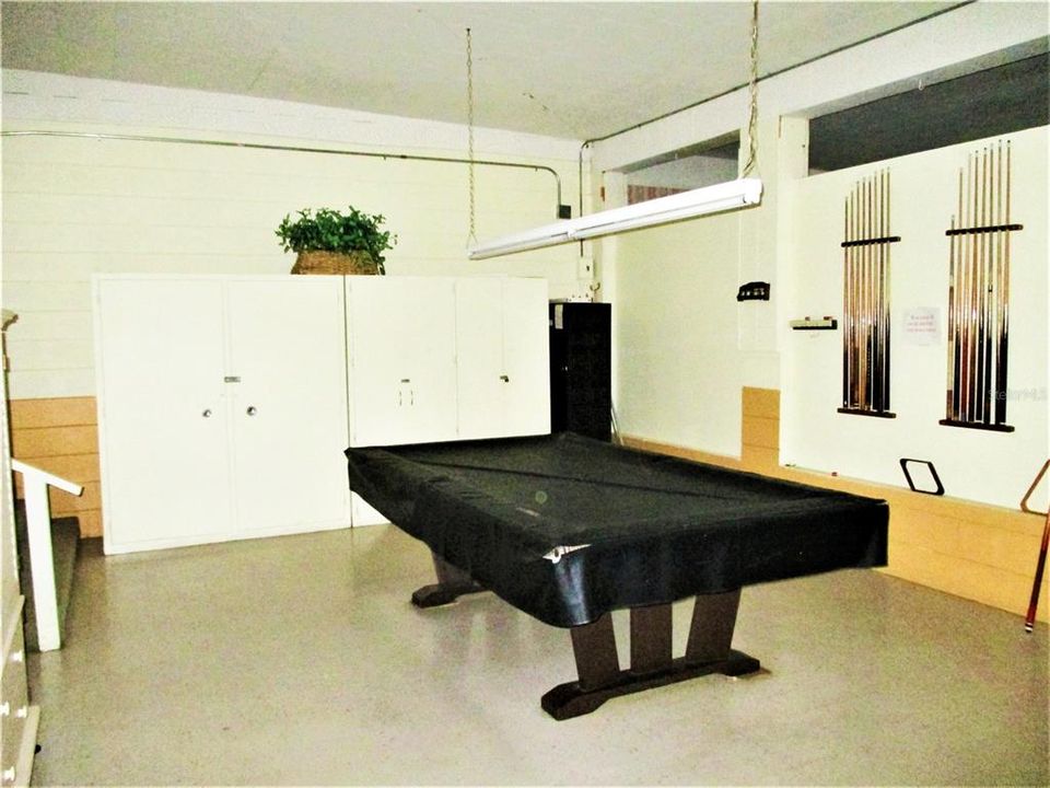 For Sale: $114,700 (2 beds, 1 baths, 875 Square Feet)