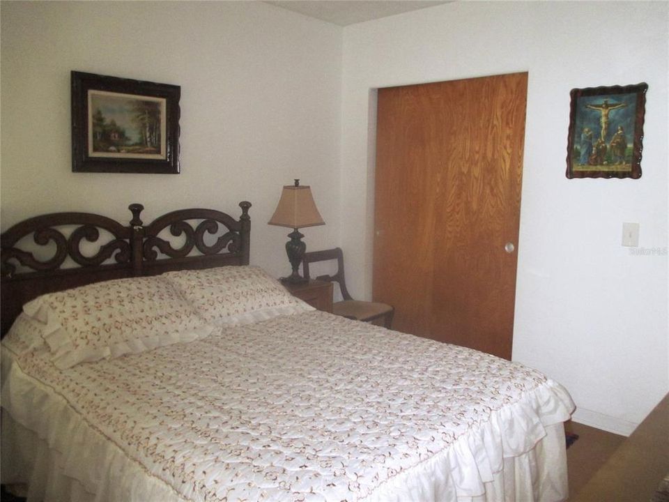 For Sale: $114,700 (2 beds, 1 baths, 875 Square Feet)