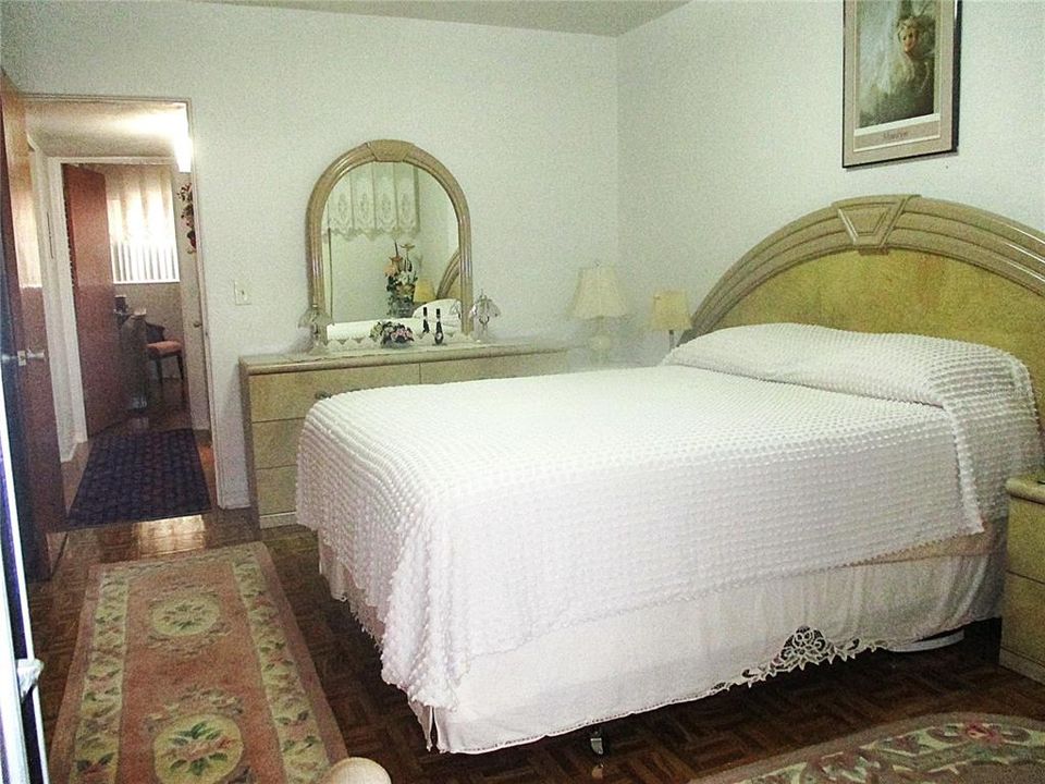 For Sale: $114,700 (2 beds, 1 baths, 875 Square Feet)