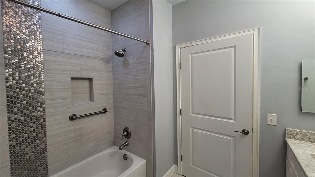 For Rent: $2,200 (2 beds, 2 baths, 1515 Square Feet)