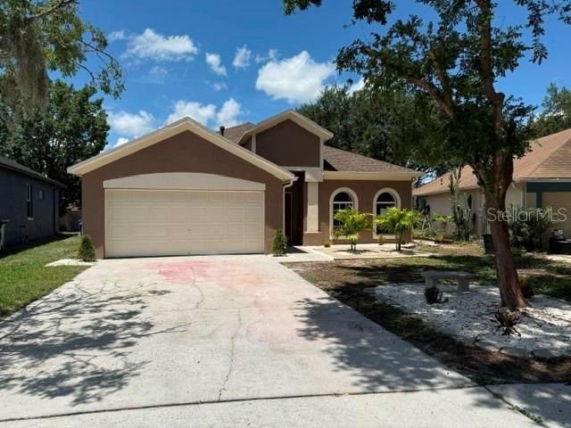 Recently Sold: $410,000 (4 beds, 2 baths, 1808 Square Feet)