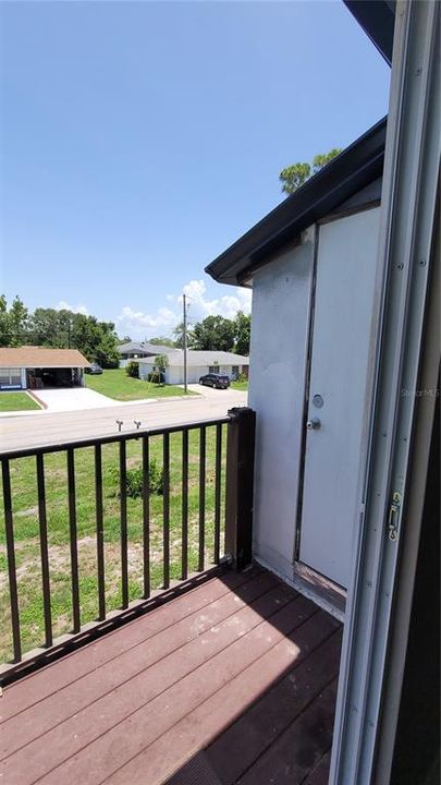 合同活跃: $1,300 (2 贝兹, 2 浴室, 960 平方英尺)