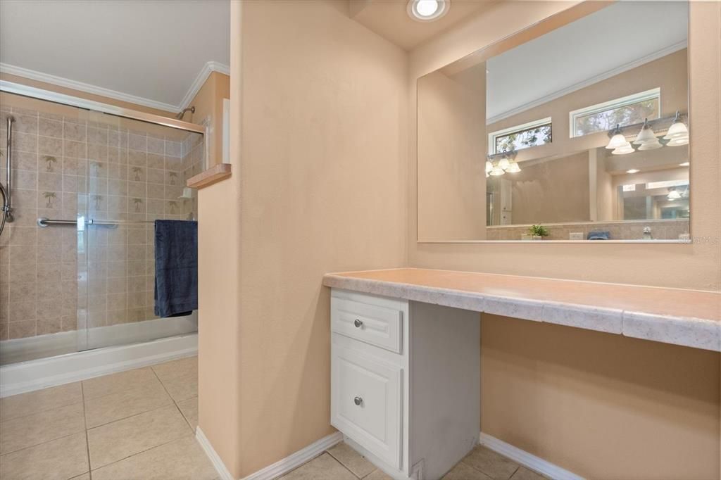 Под контрактом: $295,000 (3 спален, 2 ванн, 1910 Квадратных фут)