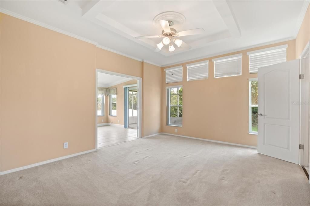 Под контрактом: $295,000 (3 спален, 2 ванн, 1910 Квадратных фут)