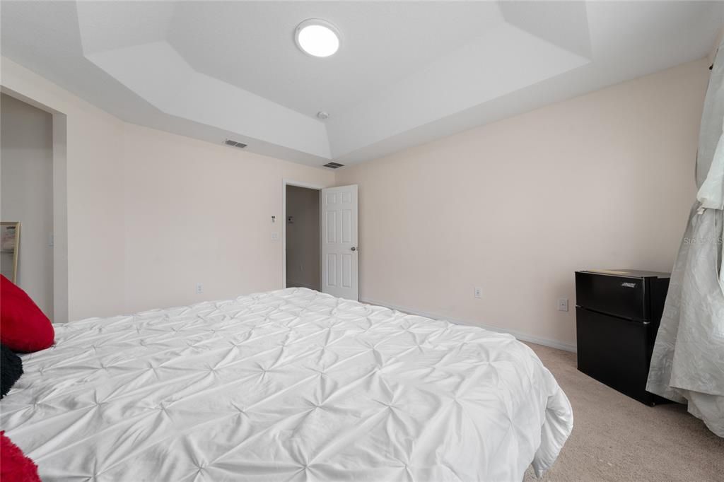 Active With Contract: $359,000 (3 beds, 2 baths, 1668 Square Feet)