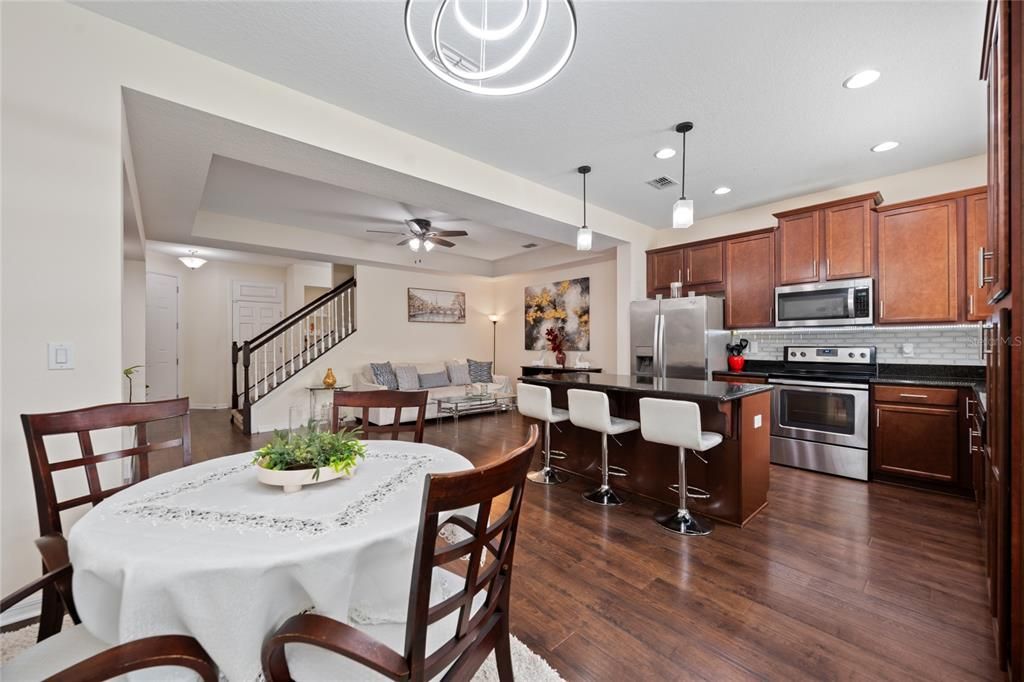 Active With Contract: $359,000 (3 beds, 2 baths, 1668 Square Feet)