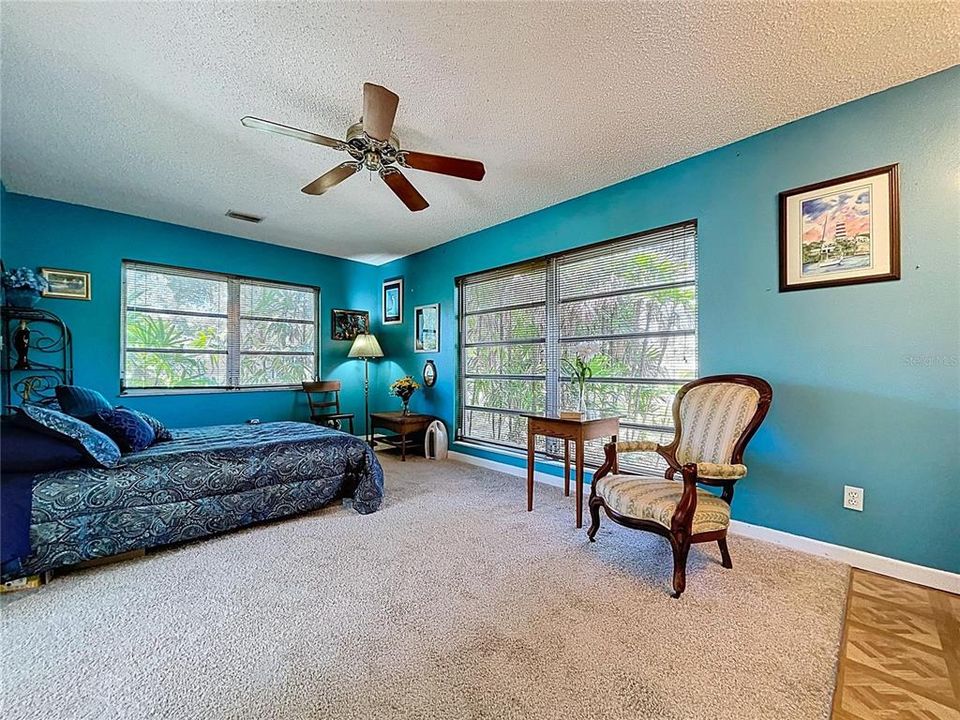 Active With Contract: $925,000 (5 beds, 4 baths, 2624 Square Feet)