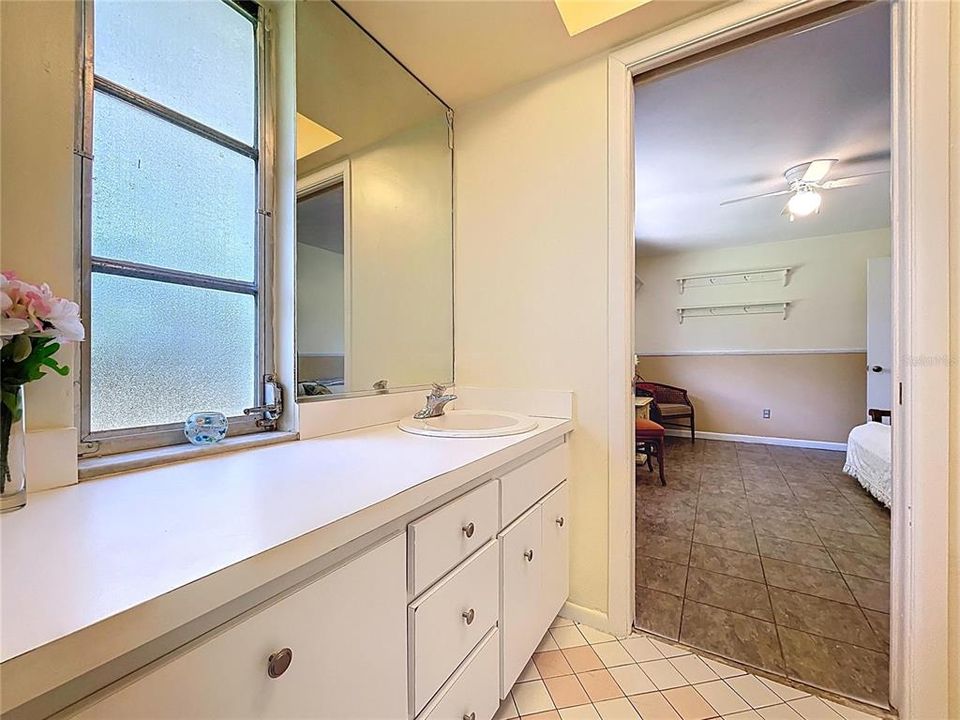 Active With Contract: $925,000 (5 beds, 4 baths, 2624 Square Feet)