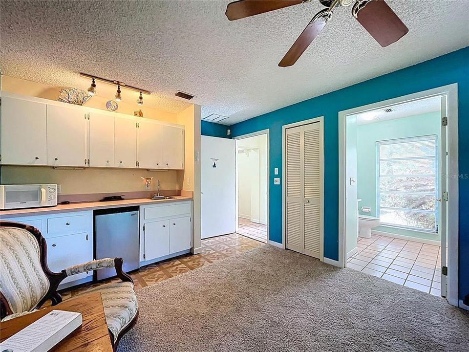 Active With Contract: $925,000 (5 beds, 4 baths, 2624 Square Feet)