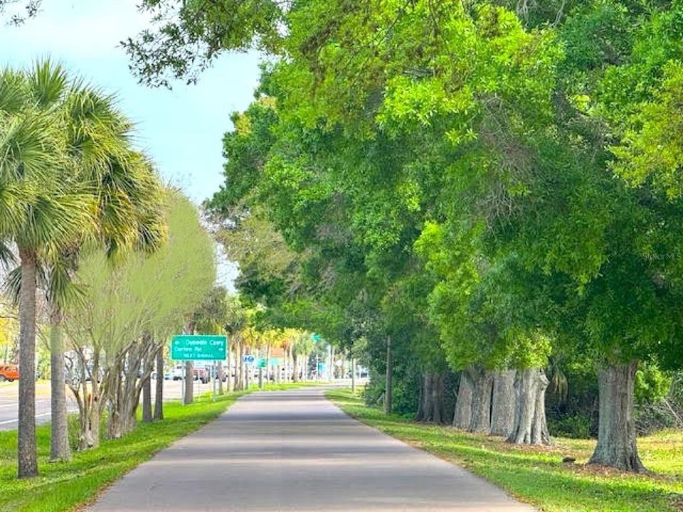 Active With Contract: $925,000 (5 beds, 4 baths, 2624 Square Feet)