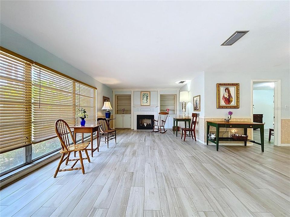 Active With Contract: $925,000 (5 beds, 4 baths, 2624 Square Feet)