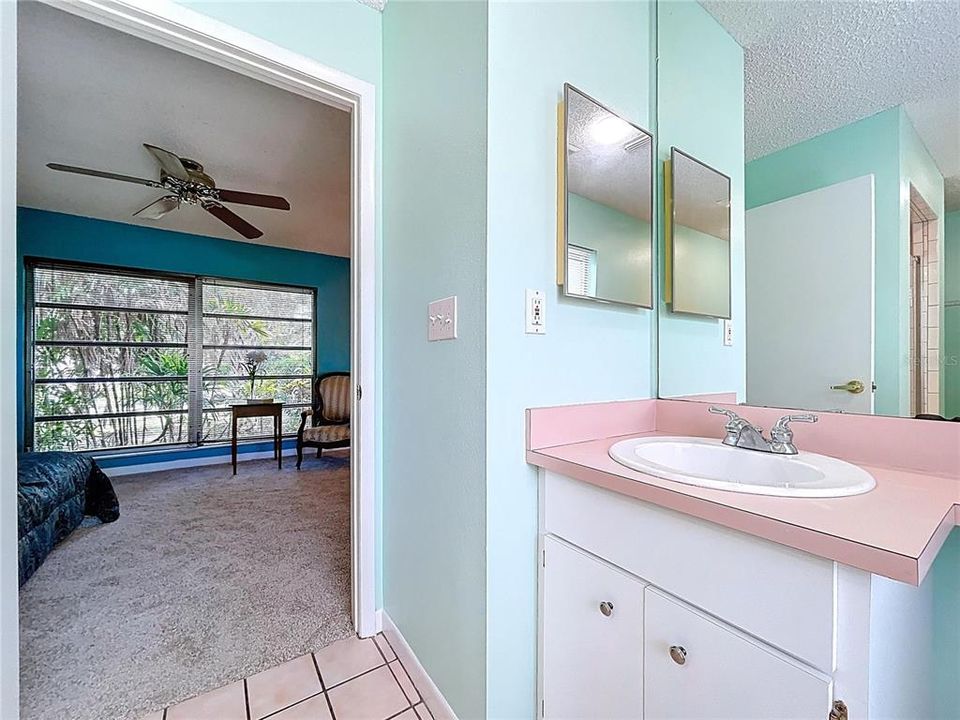 Active With Contract: $925,000 (5 beds, 4 baths, 2624 Square Feet)