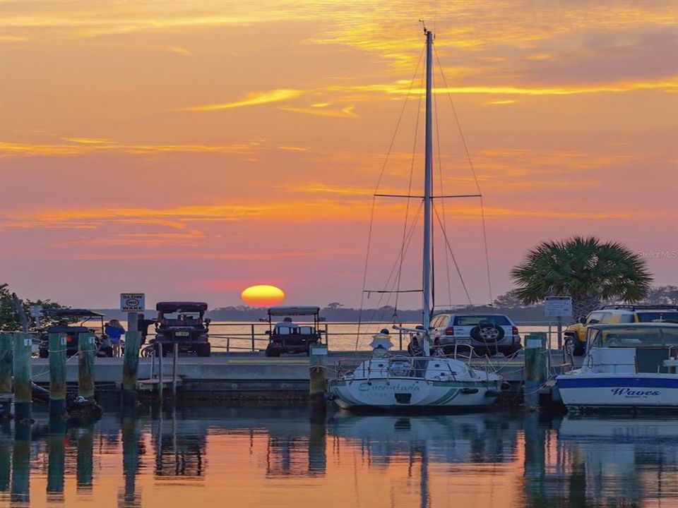 Active With Contract: $925,000 (5 beds, 4 baths, 2624 Square Feet)