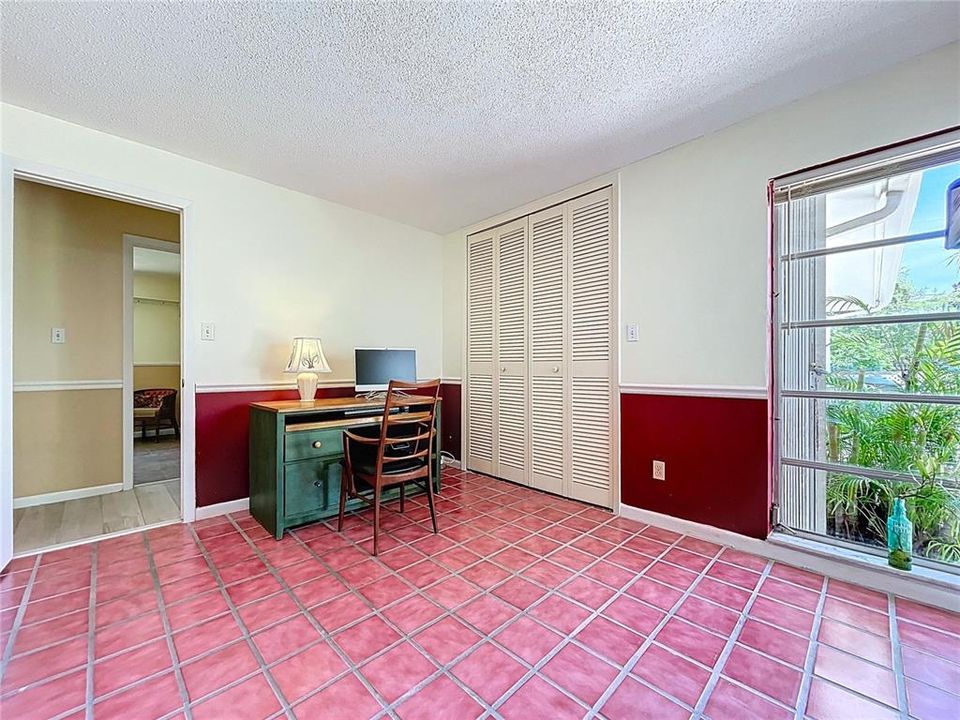 Active With Contract: $925,000 (5 beds, 4 baths, 2624 Square Feet)