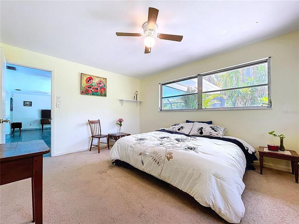 Active With Contract: $925,000 (5 beds, 4 baths, 2624 Square Feet)