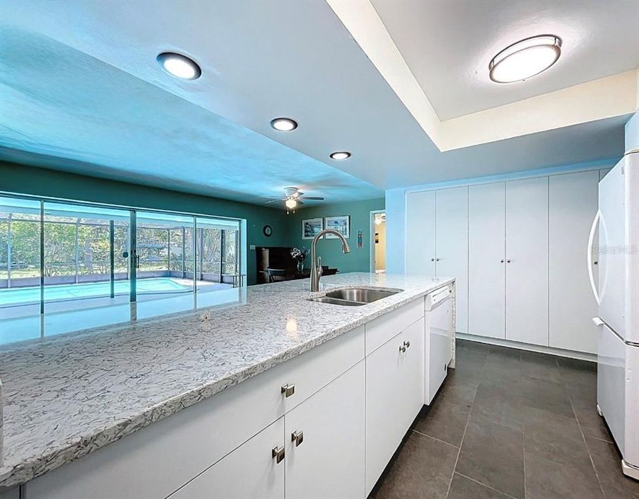 Active With Contract: $925,000 (5 beds, 4 baths, 2624 Square Feet)