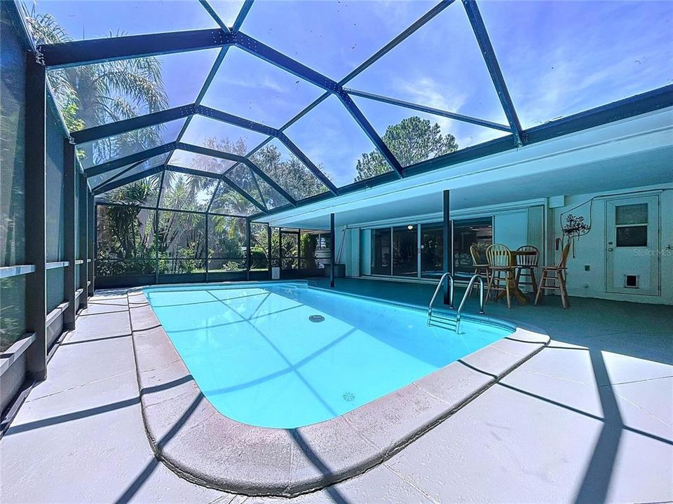 Active With Contract: $925,000 (5 beds, 4 baths, 2624 Square Feet)