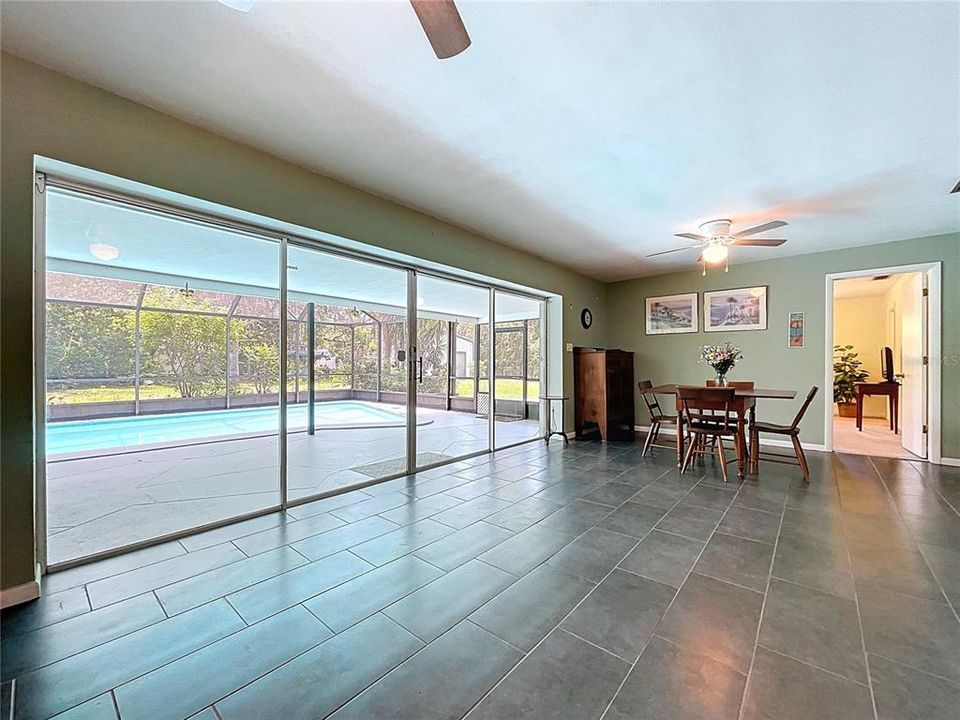 Active With Contract: $925,000 (5 beds, 4 baths, 2624 Square Feet)