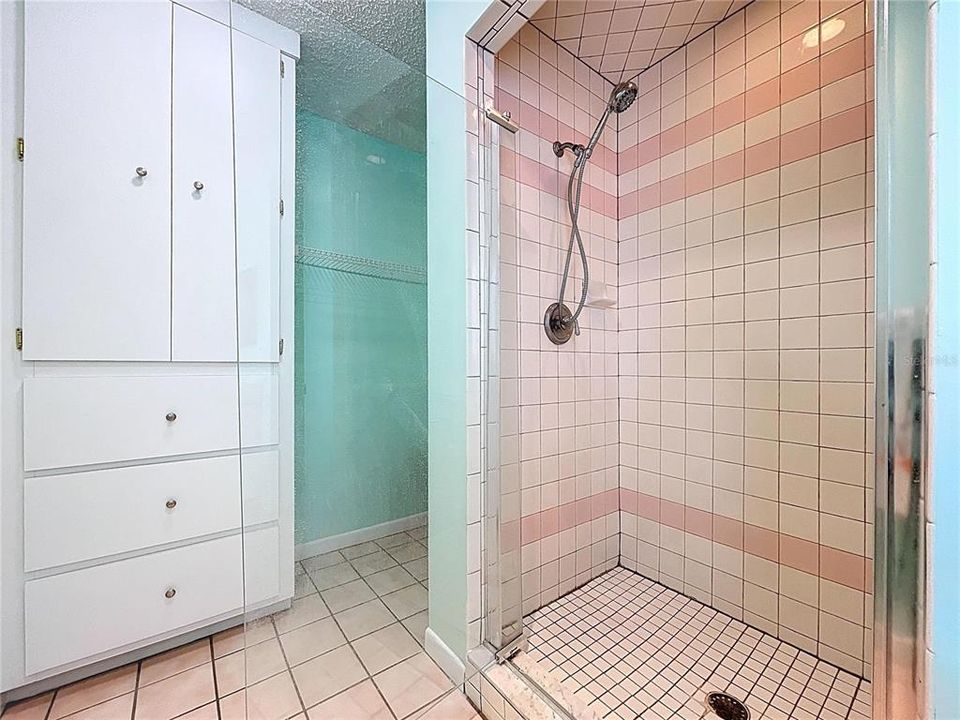 Active With Contract: $925,000 (5 beds, 4 baths, 2624 Square Feet)