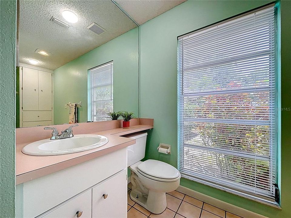 Active With Contract: $925,000 (5 beds, 4 baths, 2624 Square Feet)