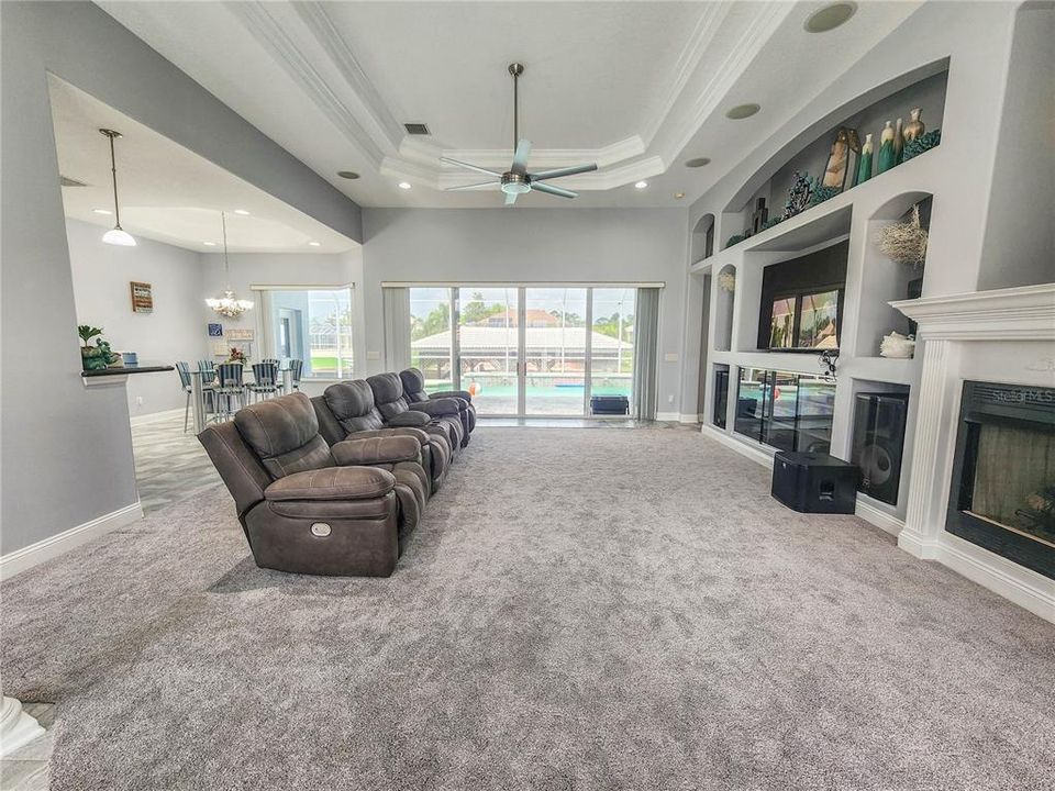 Activo con contrato: $850,000 (4 camas, 2 baños, 2661 Pies cuadrados)