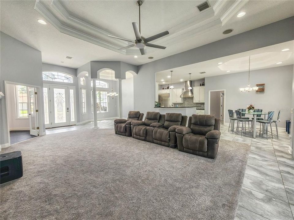 Activo con contrato: $850,000 (4 camas, 2 baños, 2661 Pies cuadrados)